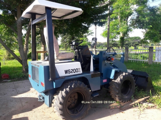 ขายรถตักล้อยาง ยี่ห้อ MITSUBISHI รุ่น WS200G เครื่องยนต์มิตซูบิชิ 4D68 จำนวน 4 สูบ เชื้อเพลิงดีเซล เลี้ยวเอว ขับเคลื่อน2เพลา ขนาดบุ้งกี๋0.5คิว รถเก่านอก มีเอกสาร