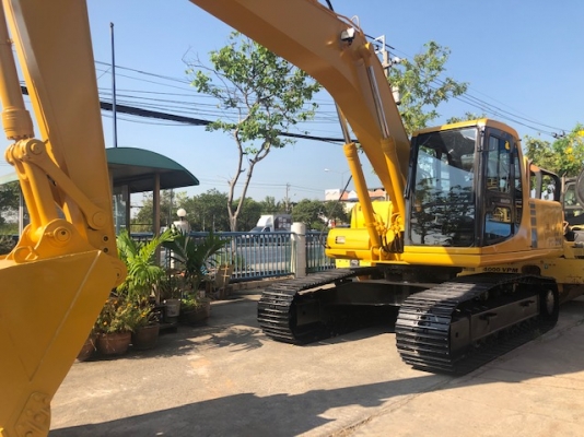 รถขุด Komatsu PC200-6E สวย สภาพดี พร้อมใช้งาน เครื่องยนตร์ ระบบไฟฟ้าครบสมบูรณ์