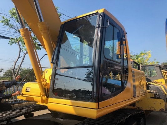 รถขุด Komatsu PC200-6E สวย สภาพดี พร้อมใช้งาน เครื่องยนตร์ ระบบไฟฟ้าครบสมบูรณ์