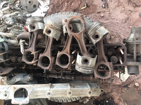 ขายก้านพร้อมลูกสูบ5ชุดร๊อกกี้ 210แรง 3500บาท 0816278866