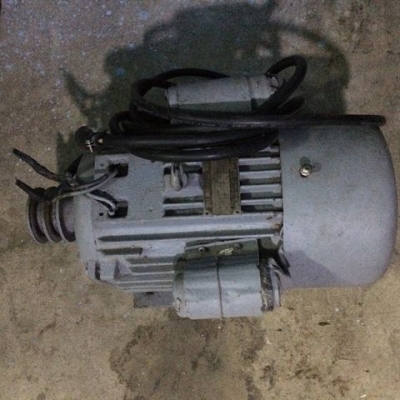 มอเตอร์ไฟบ้าน 2 สาย 220 v 3 แรง