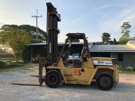 ขาย 235,000 บาท โฟลค์ลิฟท์ DAEWOO D50 ยก 5 ตัน เสาสูง 6.5 เมตร เครื่องดีเชล 4 สูบ สภาพพร้อมใช้ ยางตัน 6 เส้น  รถอยู่  นครปฐม โทร 0610710295  สนใจ รายการสินค้า อื่นๆ ที่ เว็ปไชค์ Truck2Hand https://www.truck2hand.com/index.php?actions=content/search&amp;me