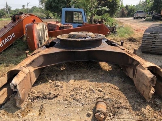ขายเฟรม 40,000 บาท  HITACHI EX200-3 SUPER   รถอยู่  นครปฐม โทร 0610710295  สนใจ รายการสินค้า อื่นๆ ที่ เว็ปไชค์ Truck2Hand https://www.truck2hand.com/index.php?actions=content/search&amp;member_id=136193  Facebook ส่วนตัวทัก Http://www.facebook.com/ToRoie