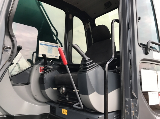 ขายKOBELCO SK200-8 Super-XM (รุ่นสุดท้าย)5800 ชั่วโมง(ฟรีPM7000) สภาพสวย สนใจติดต่อ 081-4283210