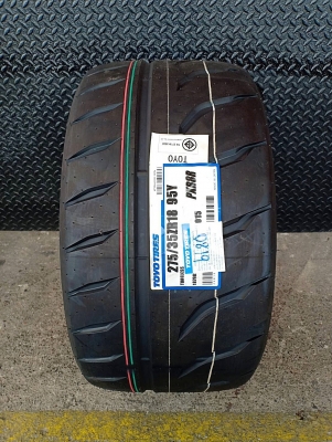 TOYO R888R 275/35ZR18 ยางซิ่งยางซอฟญี่ปุ่น ปี19 TOYO R888R 275/35ZR18 ยางซิ่งยางซอฟญี่ปุ่น ปี19