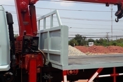 ขาย ISUZU Rocky นางฟ้า 195 แรง พร้อมเครน 5 ตัน รถยาว 7 ม. วางเครนแล้วกระบะเหลือ 6 ม. ติดต่อ 089-5367218. 081-4252943