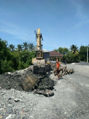 KOMATSU PC200-6 ระบบไฟเต็ม ไม่มีเอกสารราคา 600,000