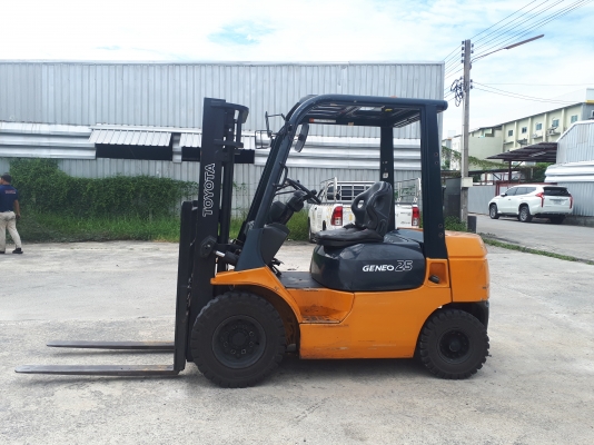 ขายรถโฟล์คลิฟท์ยี่ห้อ TOYOTA 7FD25 ขายรถโฟล์คลิฟท์ยี่ห้อ TOYOTA 7FD25