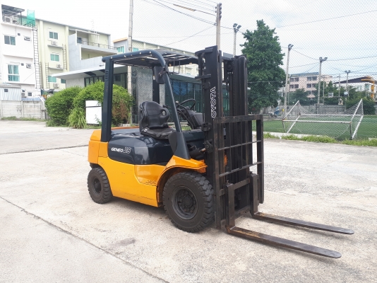 ขายรถโฟล์คลิฟท์ยี่ห้อ TOYOTA 7FD25 ขายรถโฟล์คลิฟท์ยี่ห้อ TOYOTA 7FD25