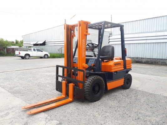 ขายโฟล์คลิฟท์ยี่ห้อ TOYOTA