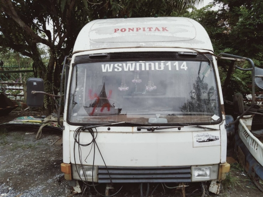 ขาย หัวสิบล้อ MITSUBISHI. เฉินหลง FUSO  ไม่ผุ มีขาดีดหน้า-ขาค้ำหลัง กันชนหน้า คันเกียร์ คอลโซลเต็ม