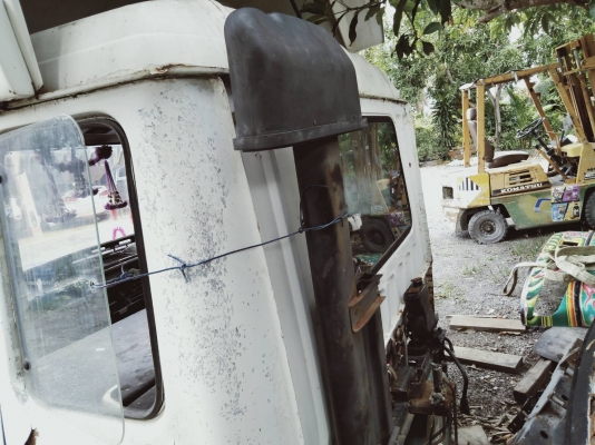 ขาย หัวสิบล้อ MITSUBISHI. เฉินหลง FUSO  ไม่ผุ มีขาดีดหน้า-ขาค้ำหลัง กันชนหน้า คันเกียร์ คอลโซลเต็ม