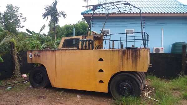 ขาย 185,000 รถบด 9 ล้อ KAWASAKI KR 200-3139 เล่มทะเบียน รถจอดเก่าเก็บต้องเช็คเครื่อง สภาพดีเก่าสี ยางดี เอกสารพร้อมโอน รถอยู่ จันทบุรี 090-772-3710 090-772-3708