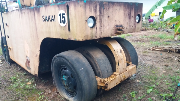 ขาย 185,000 รถบด 9 ล้อ KAWASAKI KR 200-3139 เล่มทะเบียน รถจอดเก่าเก็บต้องเช็คเครื่อง สภาพดีเก่าสี ยางดี เอกสารพร้อมโอน รถอยู่ จันทบุรี 090-772-3710 090-772-3708