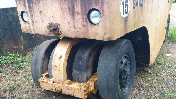 ขาย 185,000 รถบด 9 ล้อ KAWASAKI KR 200-3139 เล่มทะเบียน รถจอดเก่าเก็บต้องเช็คเครื่อง สภาพดีเก่าสี ยางดี เอกสารพร้อมโอน รถอยู่ จันทบุรี 090-772-3710 090-772-3708