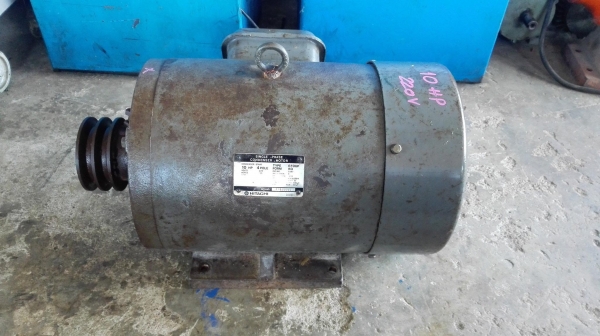 มอเตอร์ไฟบ้านฮิตาชิ_HITACHI ขนาด 10 HP 1440 RPM 220V ใช้ไฟบ้าน 2 สาย สภาพเดิมๆวิ่งนิ่มพร้อมใช้ มอเตอร์ไฟบ้านฮิตาชิ_HITACHI ขนาด 10 HP 1440 RPM 220V ใช้ไฟบ้าน 2 สาย สภาพเดิมๆวิ่งนิ่มพร้อมใช้