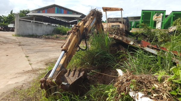 ขายตามสภาพ แบคโฮ KOMATSU PC30-2 เครื่องเสีย ราคาต่อรองได้
