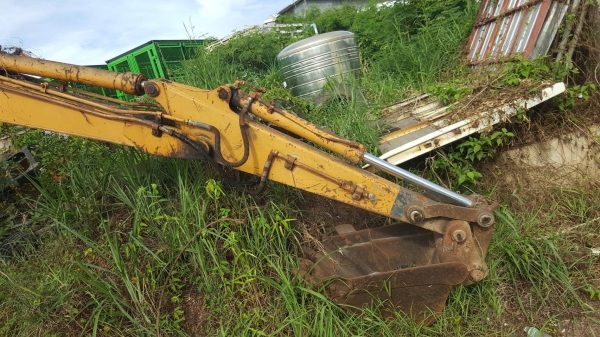 ขายตามสภาพ แบคโฮ KOMATSU PC30-2 เครื่องเสีย ราคาต่อรองได้