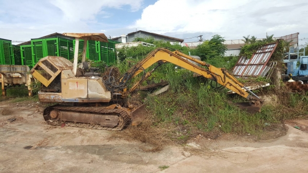 ขายตามสภาพ แบคโฮ KOMATSU PC30-2 เครื่องเสีย ราคาต่อรองได้