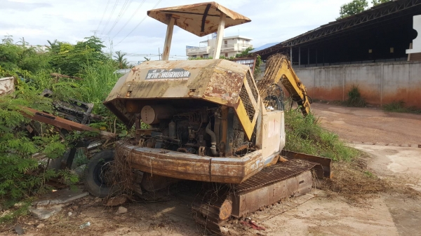 ขายตามสภาพ แบคโฮ KOMATSU PC30-2 เครื่องเสีย ราคาต่อรองได้