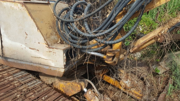 ขายตามสภาพ แบคโฮ KOMATSU PC30-2 เครื่องเสีย ราคาต่อรองได้