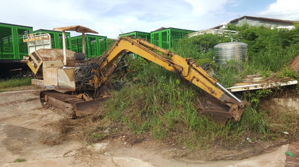 ขายตามสภาพ แบคโฮ KOMATSU PC30-2 เครื่องเสีย ราคาต่อรองได้