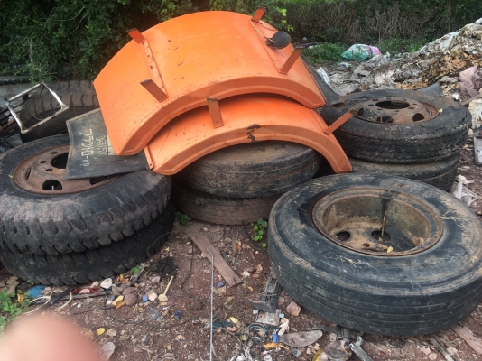 ขายกะทะพร้อมยาง 10ล้อ เส้นละ1200บาท 0816278866