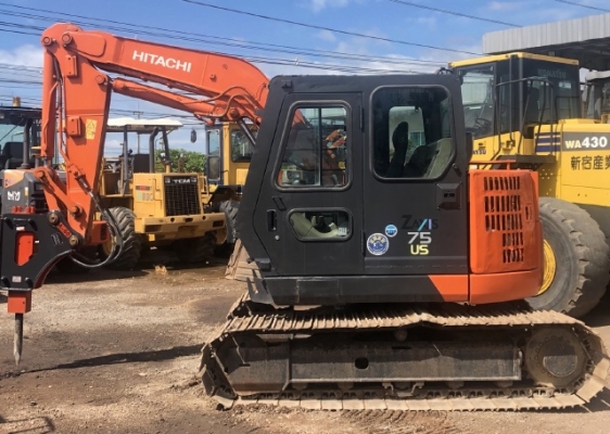ขายรถขุด HITACHI ZX75US-3 ปี 2010 หัวกระแทก นำเข้าเองจากญี่ปุ่น สภาพพร้อมใช้ มีVDOการทำงานครับ