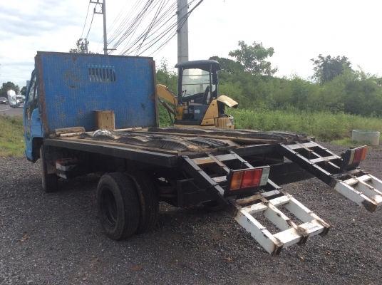 รถบรรทุกเทนเลอร์ 6 ล้อ ISUZU NKR 110 แรง รถบรรทุกเทนเลอร์ 6 ล้อ ISUZU NKR 110 แรง