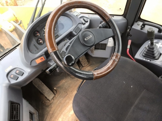 ขายรถตักล้อยาง KOMATSU WA100-5 นำเข้าเองจากญี่ปุ่น สภาพพร้อมใช้