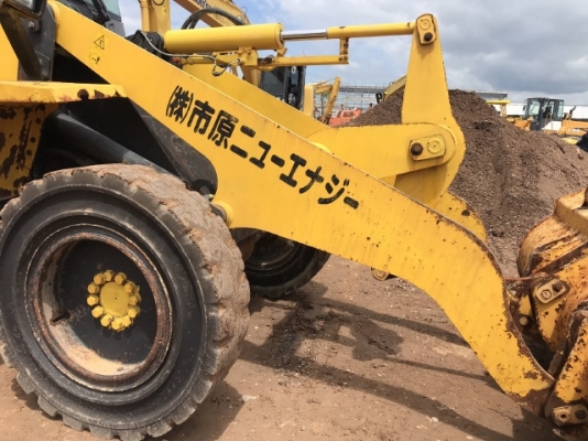ขายรถตักล้อยาง KOMATSU WA100-5 นำเข้าเองจากญี่ปุ่น สภาพพร้อมใช้