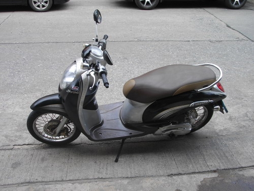 ขาย Honda Scoopy i หัวฉีด สีดำ สวยเท่ห์ เครื่องเดิมดีเยี่ยม ราคา 18500 บาท ขาย Honda Scoopy i หัวฉีด สีดำ สวยเท่ห์ เครื่องเดิมดีเยี่ยม ราคา 18500 บาท