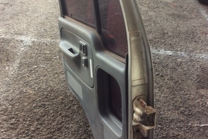 ประตู NISSAN ALLAS ข้างซ้าย กระจกไฟฟ้า ขาย 4,500 บาท (ศุภากร 081-1903107 , 081-4252943)