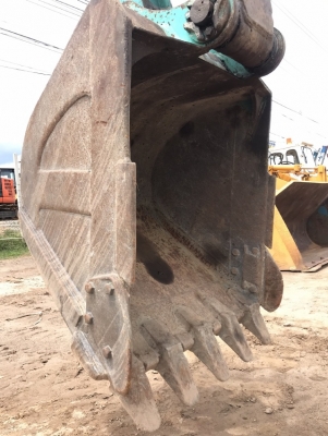 ขายรถขุด KOBELCO SK135SR ลายหัวกระแทก นำเข้าเองจากญี่ปุ่น สภาพสวยพร้อมใช้ มีVDOการทำงานครับ