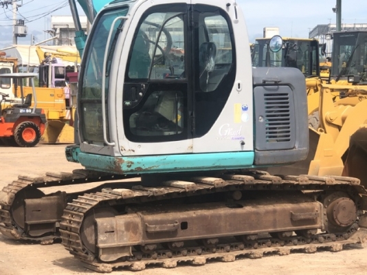 ขายรถขุด KOBELCO SK135SR ลายหัวกระแทก นำเข้าเองจากญี่ปุ่น สภาพสวยพร้อมใช้ มีVDOการทำงานครับ