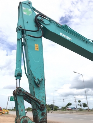 ขายรถขุด KOBELCO SK135SR ลายหัวกระแทก นำเข้าเองจากญี่ปุ่น สภาพสวยพร้อมใช้ มีVDOการทำงานครับ