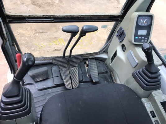 ขายรถขุด KOBELCO SK135SR ลายหัวกระแทก นำเข้าเองจากญี่ปุ่น สภาพสวยพร้อมใช้ มีVDOการทำงานครับ