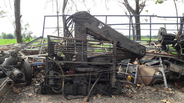ขายเครนพับ HIAB 105-2 ขนาด 4.5 ตัน นำเข้า โทร084-5424150 line id : rapinzat