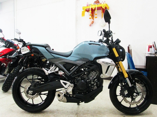(โอนฟรี) ขาย Honda CB 150 R ตัว TOP มี ABS ไมล์แท้ 6297 กม ปี 2018 สภาพป้ายแดงสวยเดิมๆ เครื่องหัวฉีด