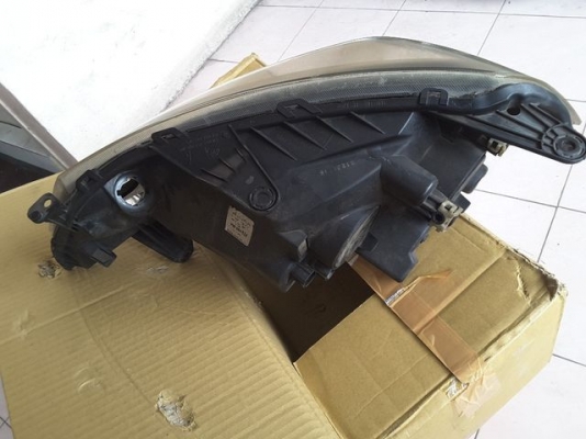 ขายไฟหน้าขวาProton Saga โปรตอนซาก้า ถูกมาก1500บ.