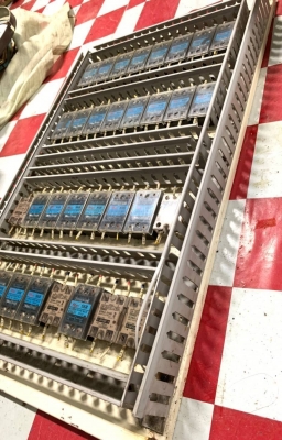 1,500 บ. โทร 083-2000058 LINE ID: line832923 โซลิสเตทรีเรย์ ยกแพง 32 ชิ้น ใช้ไฟแรงดันต่ำ ควบคุมไฟแรงดันสูง (ทำหน้าที่เหมือนรีเรย์หรือแม็กเนติกแต่ชิ้นงานนี้จะไม่มีการเคลื่อนไหวของชิ้นส่วนกลไกลใดๆเลย) 1,500 บ. โทร 083-2000058 LINE ID: line832923 โซลิสเตทรีเรย์ ยกแพง 32 ชิ้น ใช้ไฟแรงดันต่ำ ควบคุมไฟแรงดันสูง (ทำหน้าที่เหมือนรีเรย์หรือแม็กเนติกแต่ชิ้นงานนี้จะไม่มีการเคลื่อนไหวของชิ้นส่วนกลไกลใดๆเลย)