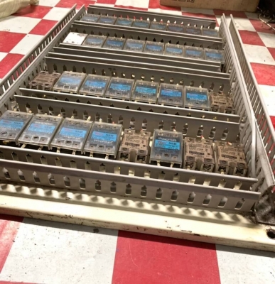 1,500 บ. โทร 083-2000058 LINE ID: line832923 โซลิสเตทรีเรย์ ยกแพง 32 ชิ้น ใช้ไฟแรงดันต่ำ ควบคุมไฟแรงดันสูง (ทำหน้าที่เหมือนรีเรย์หรือแม็กเนติกแต่ชิ้นงานนี้จะไม่มีการเคลื่อนไหวของชิ้นส่วนกลไกลใดๆเลย) 1,500 บ. โทร 083-2000058 LINE ID: line832923 โซลิสเตทรีเรย์ ยกแพง 32 ชิ้น ใช้ไฟแรงดันต่ำ ควบคุมไฟแรงดันสูง (ทำหน้าที่เหมือนรีเรย์หรือแม็กเนติกแต่ชิ้นงานนี้จะไม่มีการเคลื่อนไหวของชิ้นส่วนกลไกลใดๆเลย)