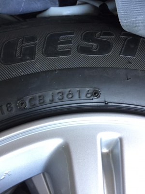 ล้ออีซูซุ+บริสโตน215/70/15ปี16 ใช้งานไม่ถึงหมื่นโลถอดเก็บ ล้อยางสวยมากๆ สนใจถามได้ครับ