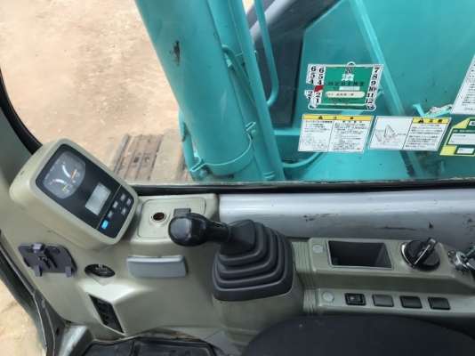 ขายรถขุด KOBELCO SK135SR ลายหัวกระแทก นำเข้าเองจากญี่ปุ่น สภาพสวยพร้อมใช้ มีVDOการทำงานครับ