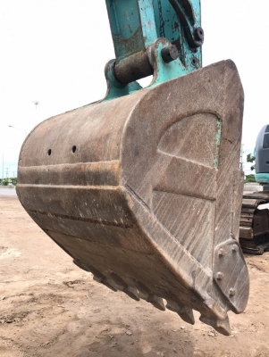 ขายรถขุด KOBELCO SK135SR ลายหัวกระแทก นำเข้าเองจากญี่ปุ่น สภาพสวยพร้อมใช้ มีVDOการทำงานครับ