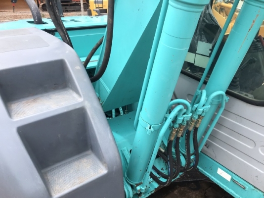 ขายรถขุด KOBELCO SK135SR ลายหัวกระแทก นำเข้าเองจากญี่ปุ่น สภาพสวยพร้อมใช้ มีVDOการทำงานครับ