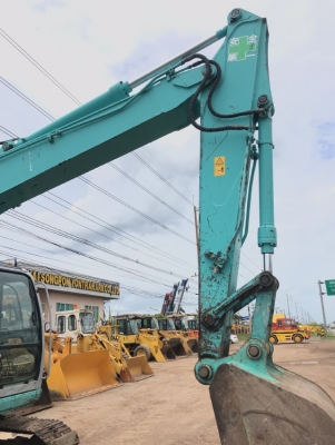 ขายรถขุด KOBELCO SK135SR ลายหัวกระแทก นำเข้าเองจากญี่ปุ่น สภาพสวยพร้อมใช้ มีVDOการทำงานครับ