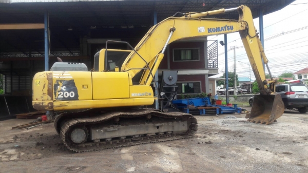 ขาย KOMATSU PC200-8 รถสวยเอวแน่นช่วงล่างเต็ม 13,000 กว่า ชม.เอกสารอินวอยราคา 1,050,000 ต่อรอง