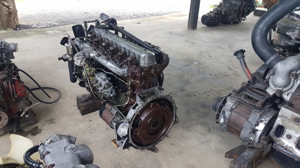 ขายเครื่องยนต์hino eh100