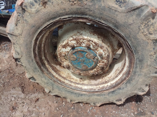 ขาย6610สองเพลาคาราโล่ เสื้อลาย พร้อมดันหน้า หางเจ็ด ใบซื้อขาย รถสวยพร้อมทำงาน ขาย6610สองเพลาคาราโล่ เสื้อลาย พร้อมดันหน้า หางเจ็ด ใบซื้อขาย รถสวยพร้อมทำงาน